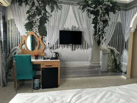 Honeymoon Oda