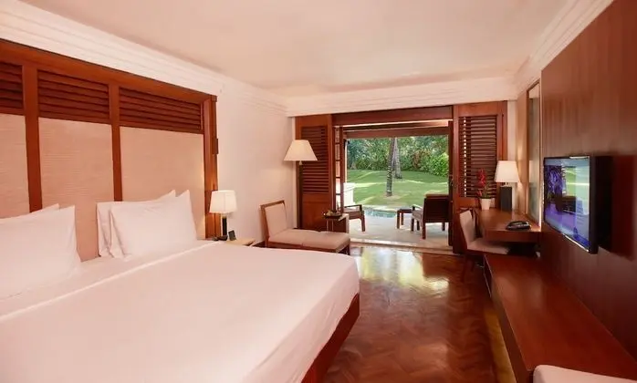 Club Oda, Lagün Manzaralı (Palace Club Lagoon Room)