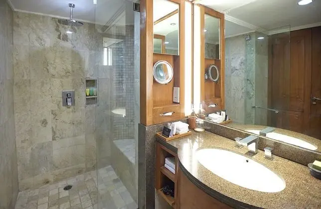 Club Oda, Lagün Manzaralı (Palace Club Lagoon Room)