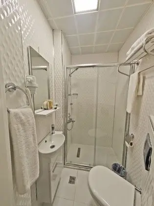 Economy Tek Büyük Yataklı Oda