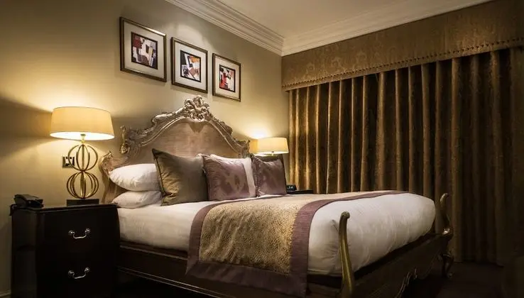 Feature Room