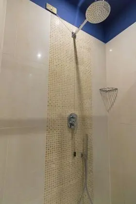 Üç Kişilik Oda