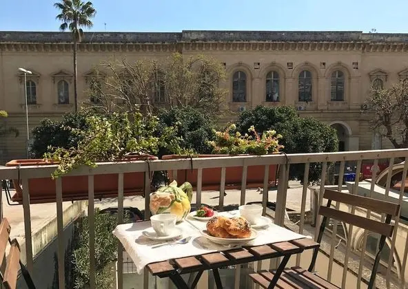 Comfort Tek Büyük Yataklı Oda, Balkon, Şehir Manzaralı