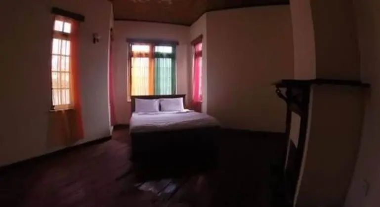 Standard Tek Büyük Yataklı Oda, Ortak Banyo