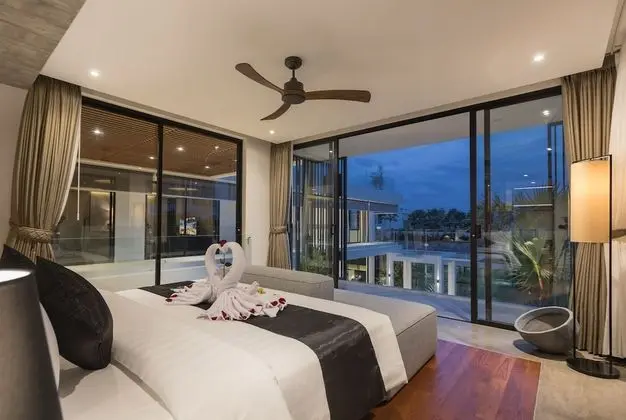 Luxury Villa, 4 Yatak Odası, Havuz Manzaralı