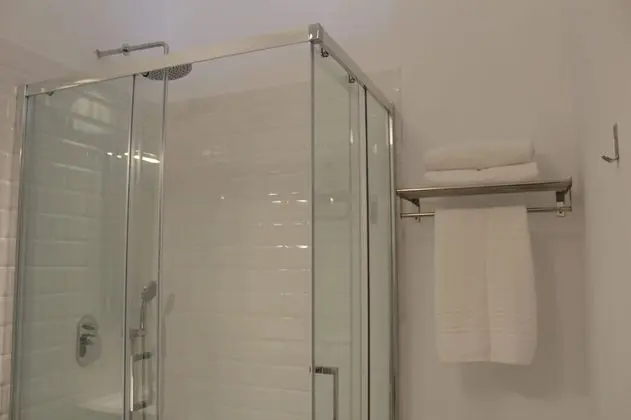 Tek Büyük Yataklı Oda, Özel Banyo