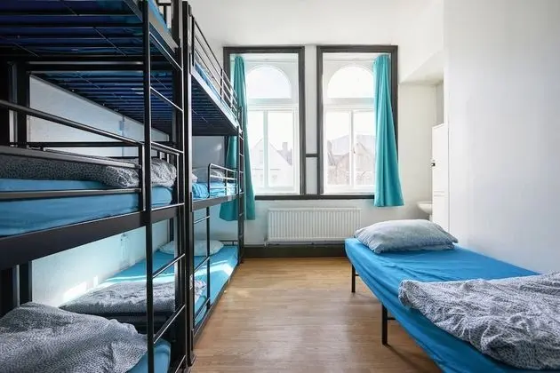 8-Bed Private Room (shared bathroom)
