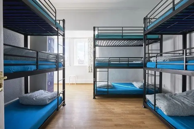 9-bed Private Room (shared bathroom)