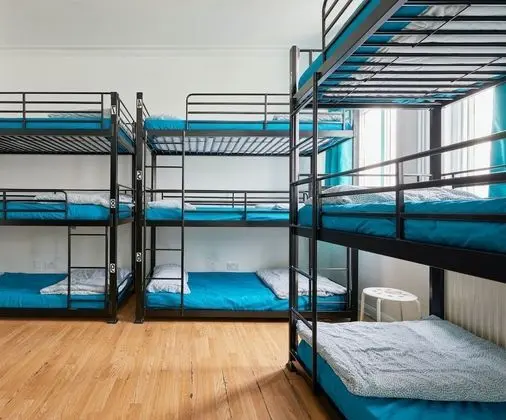 9-bed Private Room (shared bathroom)