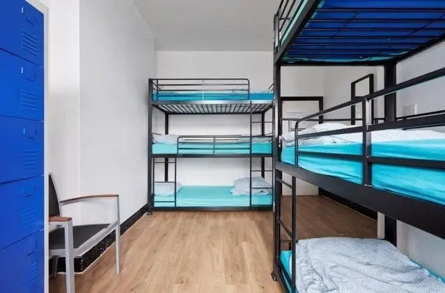 9-bed Private Room (shared bathroom)