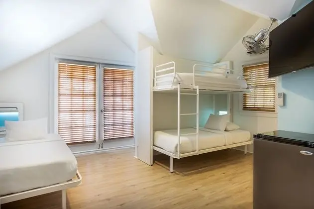 NYAH Private Room 5 Single Beds