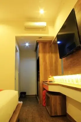 Deluxe Oda, Havuz Manzaralı
