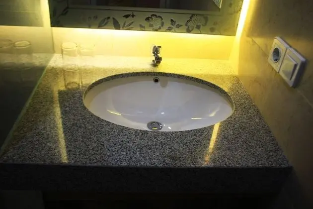 Deluxe Oda, Havuz Manzaralı