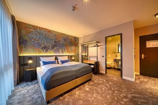 Queen Room