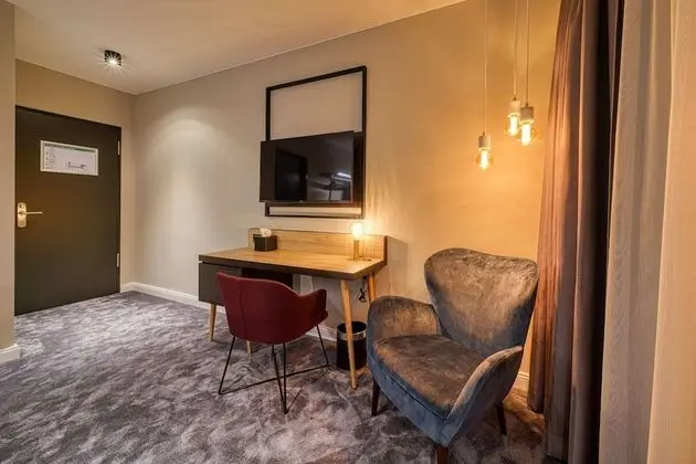 Queen Room
