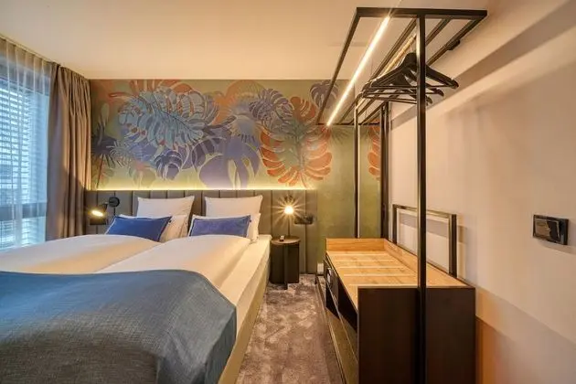 Queen Room