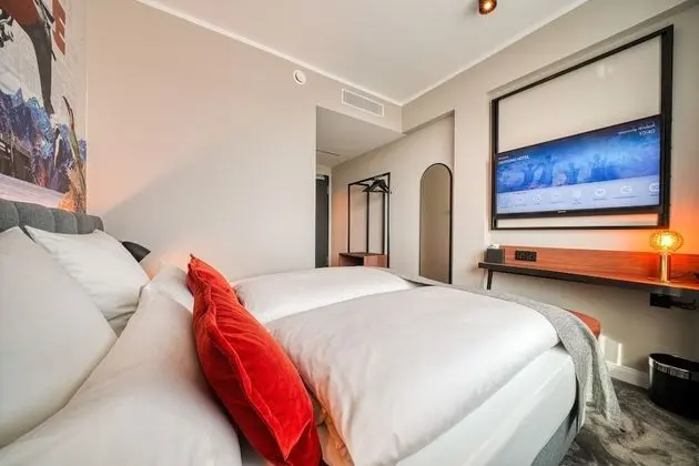 Queen Room
