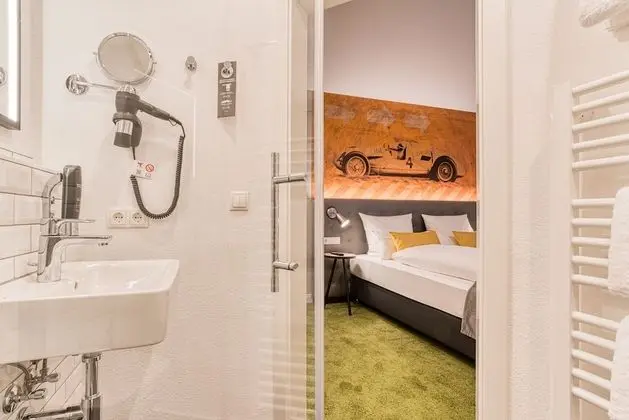 Tek Büyük Yataklı Oda