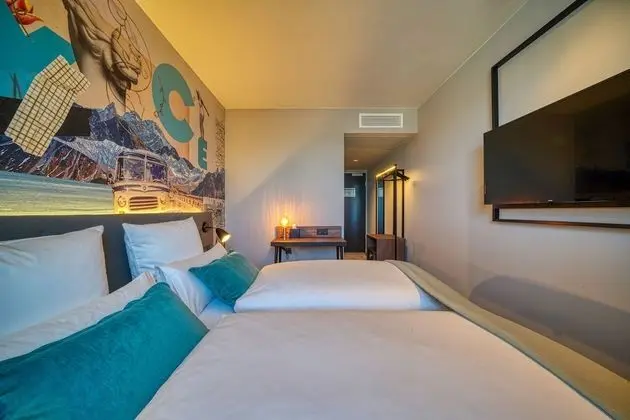 Queen Room