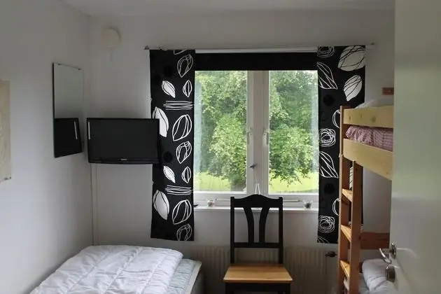 Üç Kişilik Oda, Ortak Banyo