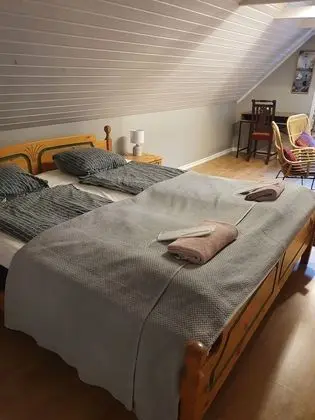 Basic Tek Büyük Yataklı Oda, Ortak Banyo, Göl Manzaralı (Grodan)