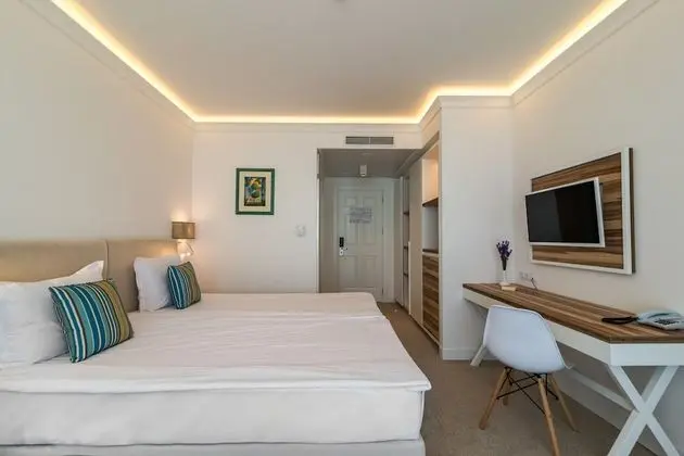 Standard Tek Büyük veya İki Ayrı Yataklı Oda, Balkon, Deniz Manzaralı