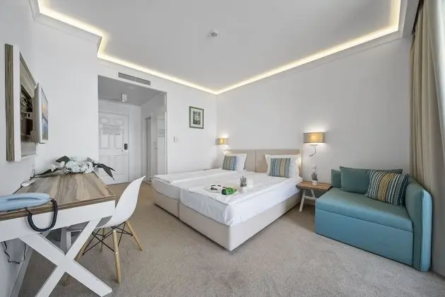Standard Tek Büyük veya İki Ayrı Yataklı Oda, Balkon, Deniz Manzaralı