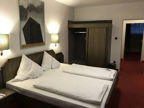 Üç Kişilik Oda, Şehir Manzaralı