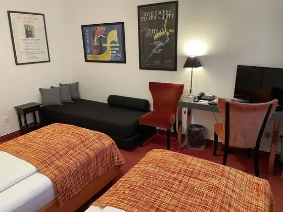 Üç Kişilik Oda, Şehir Manzaralı