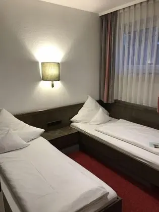 Üç Kişilik Oda, Şehir Manzaralı