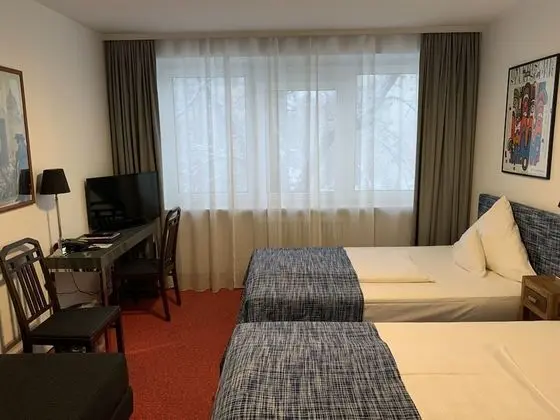 Üç Kişilik Oda, Şehir Manzaralı