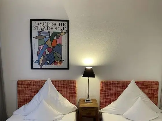 Üç Kişilik Oda, Şehir Manzaralı