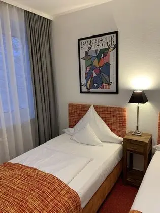 Üç Kişilik Oda, Şehir Manzaralı