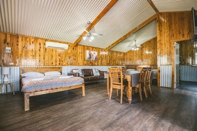 Deluxe Kulübe, Sigara İçilmez, Nehir Manzaralı