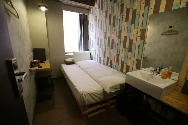 Comfort Tek Kişilik Oda, Ortak Banyo (With Window)