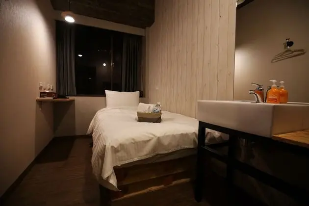 Comfort Tek Kişilik Oda, Ortak Banyo (With Window)