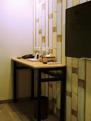 Dört Kişilik Oda, Ortak Banyo (With Window)