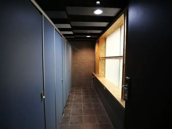 Üç Kişilik Oda, Ortak Banyo (With Window)