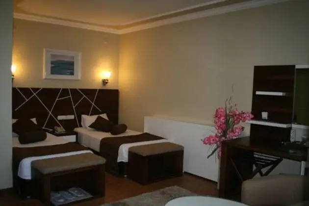 Çift Kişilik, Bahçe Manzaralı, Balkonlu