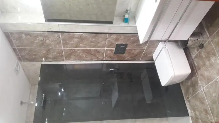 Çift Kişilik, Havuz Manzaralı