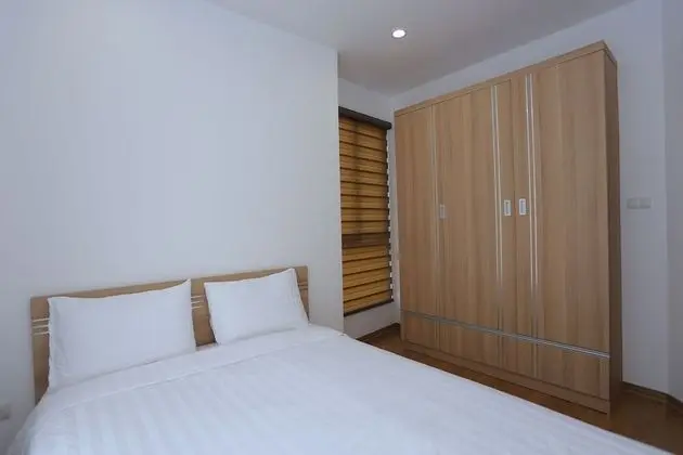 Superior Street view, 1 Bedrooms