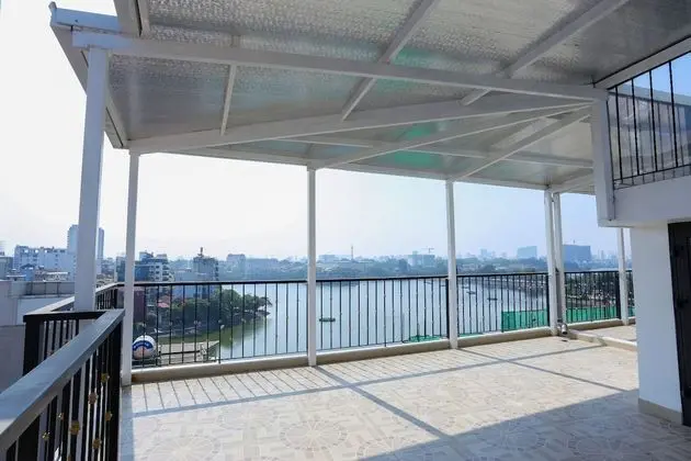 Superior Street view, 1 Bedrooms