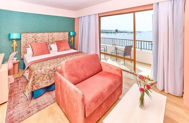 Deluxe Üç Kişilik Oda, Deniz Manzaralı