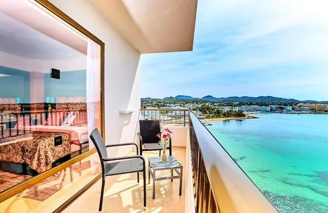 Deluxe Üç Kişilik Oda, Deniz Manzaralı