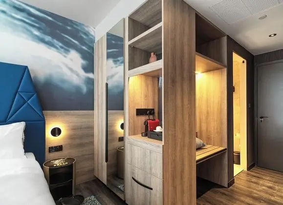 Design Double Star, Partial Sea View