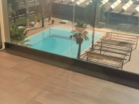 Premium Tek Büyük Yataklı Oda, Havuz Manzaralı