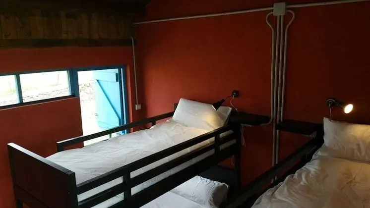 Dört Kişilik Oda, Ortak Banyo