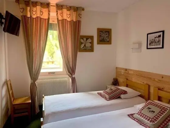 Basic Tek Büyük Yataklı Oda