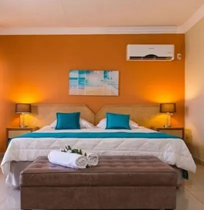 Suite with Kitchen & Balcony (City View)