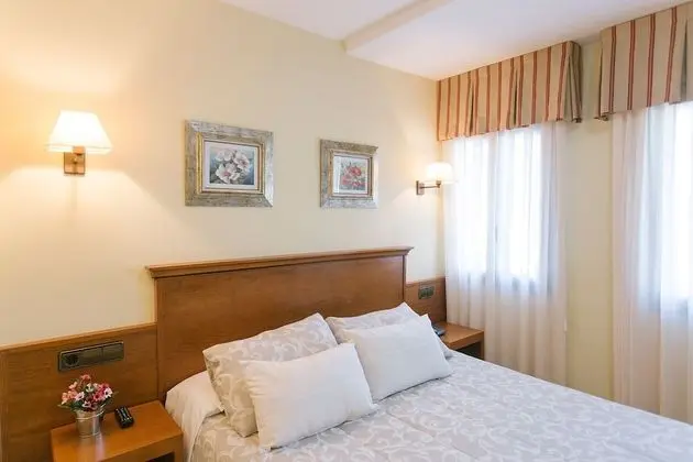 Tek Büyük Yataklı Oda, Dağ Manzaralı